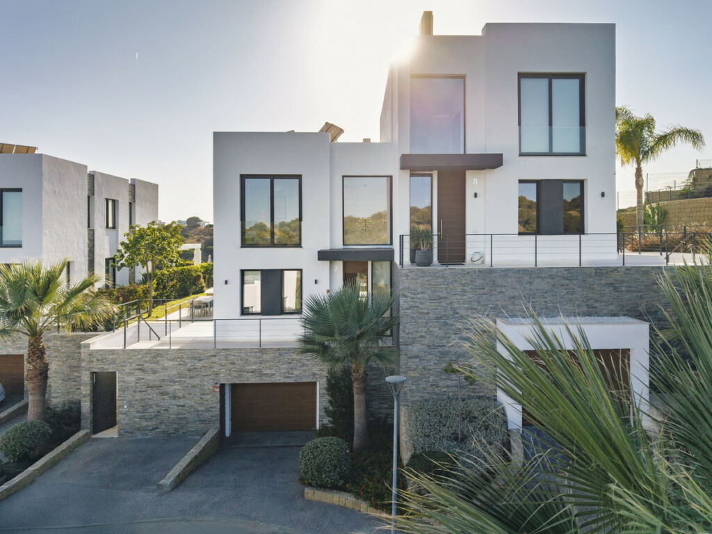 Semi-Detached House Cabopino Málaga - image 3