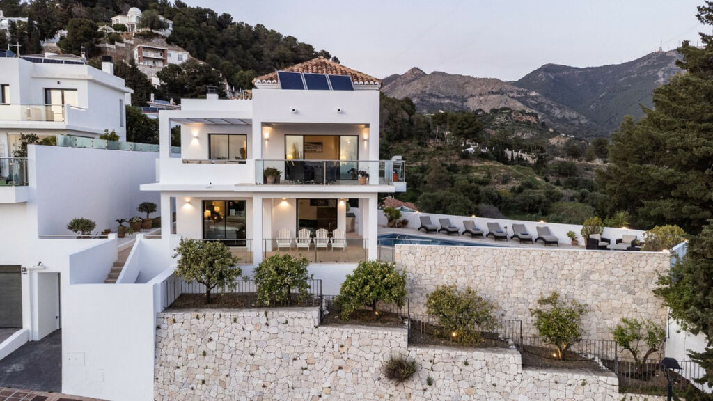 Detached Villa Mijas Málaga - image 3