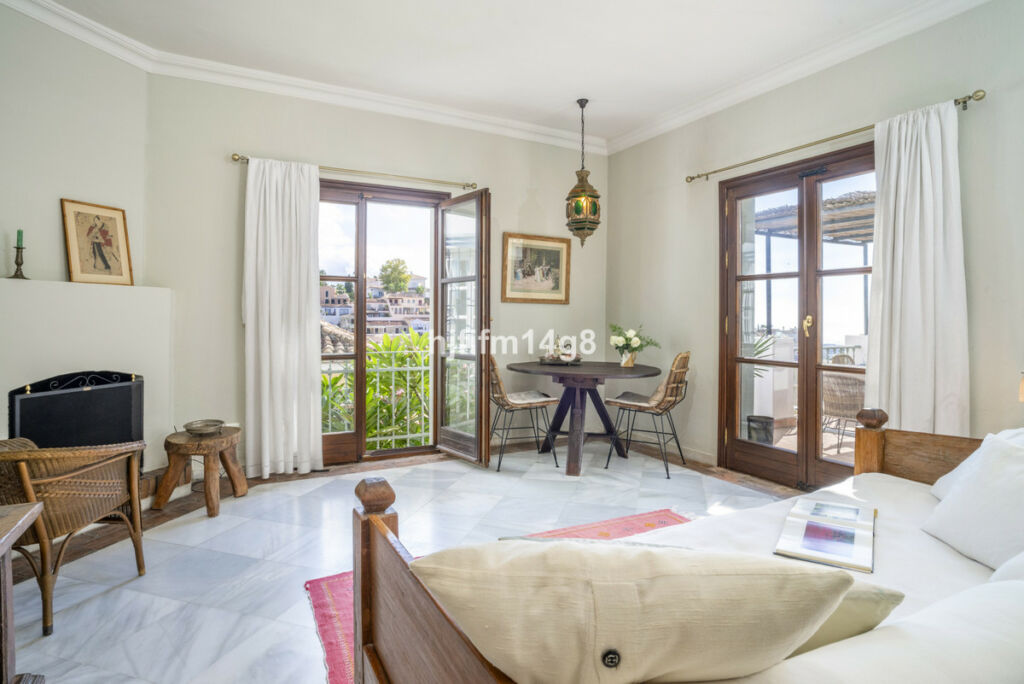 Townhouse La Heredia Málaga - image 3