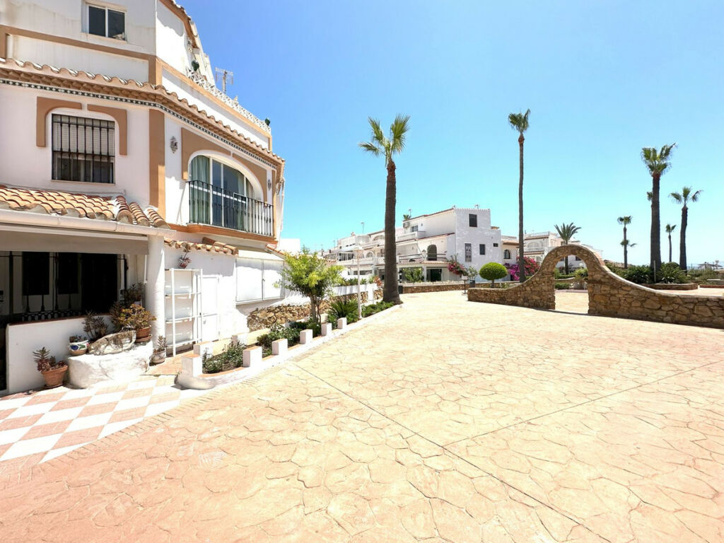 Townhouse Manilva Málaga - image 3