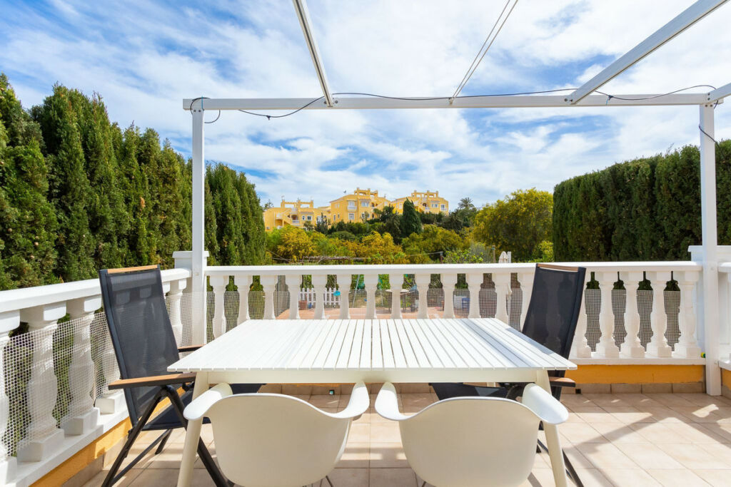 Detached Villa Cabo Roig Alicante - image 3