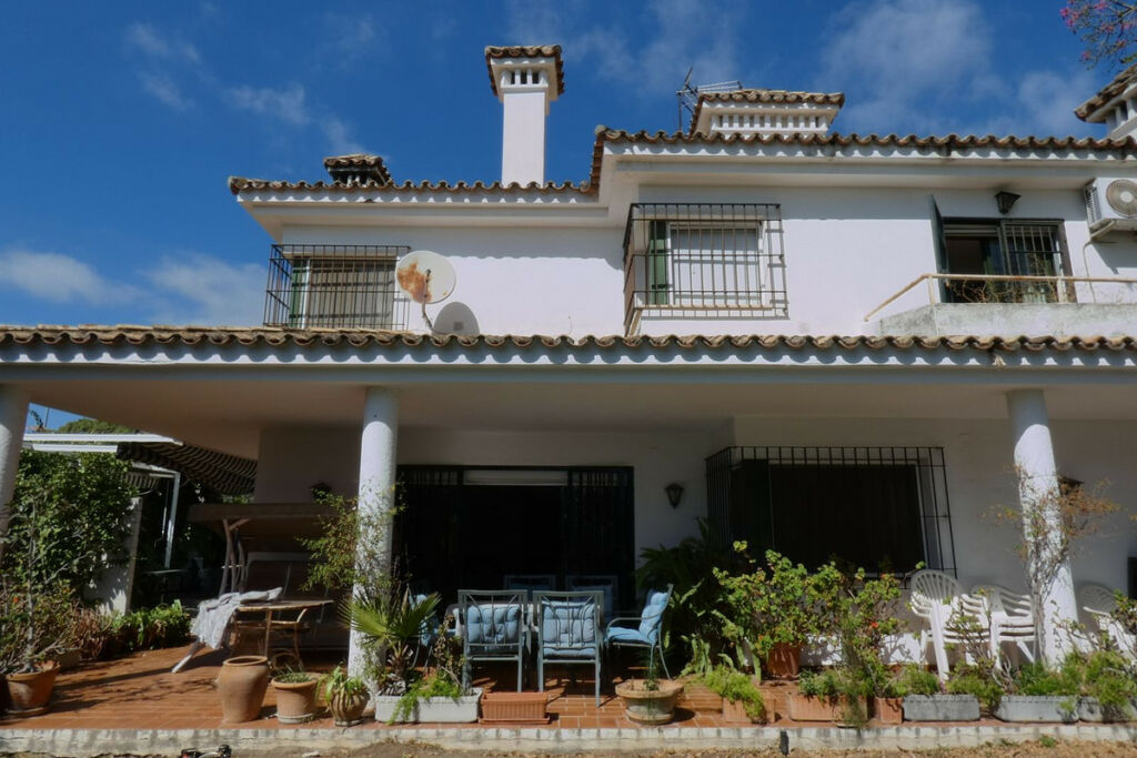 Detached Villa Marbella Málaga - image 3