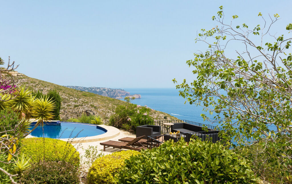 Detached Villa Cumbre del Sol Alicante - image 3
