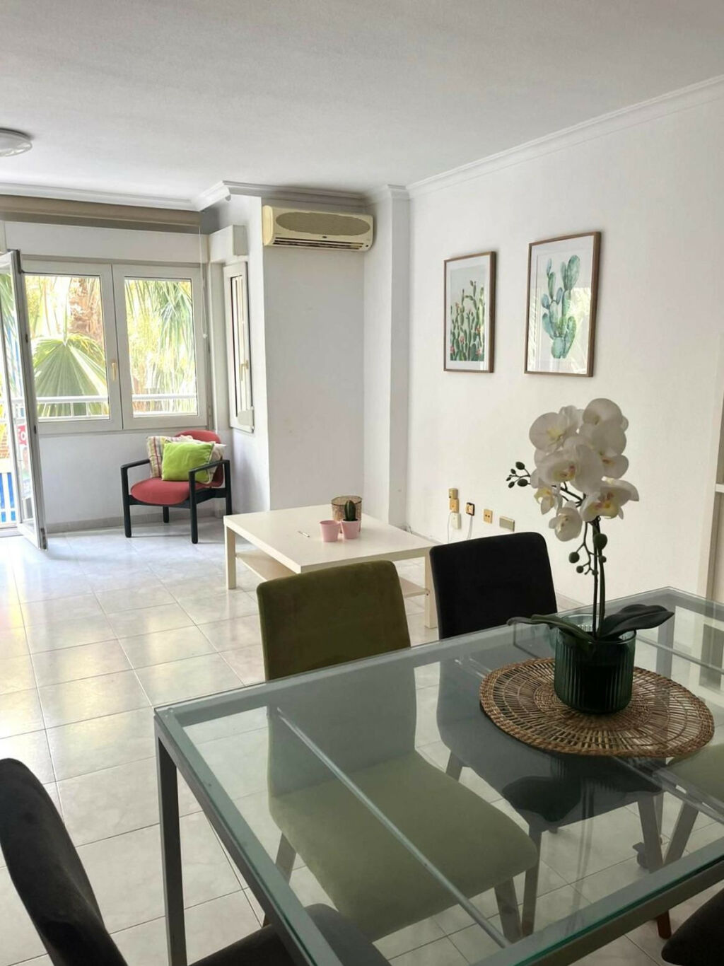 Middle Floor Apartment Torrevieja Alicante - image 3