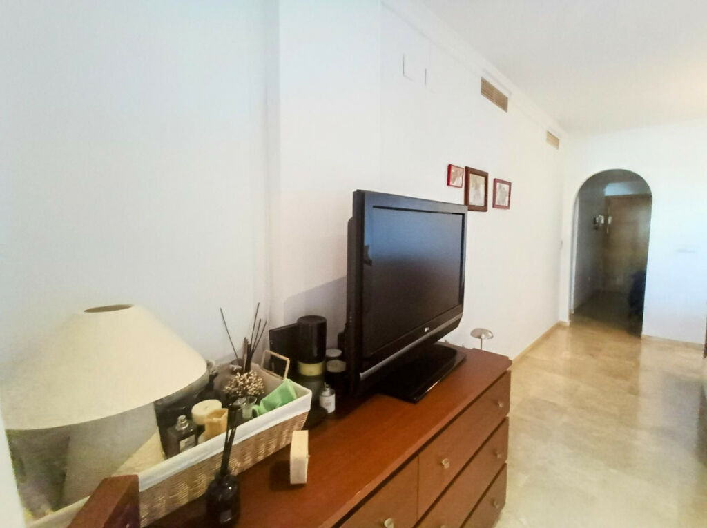 Middle Floor Apartment Riviera del Sol Málaga - image 3