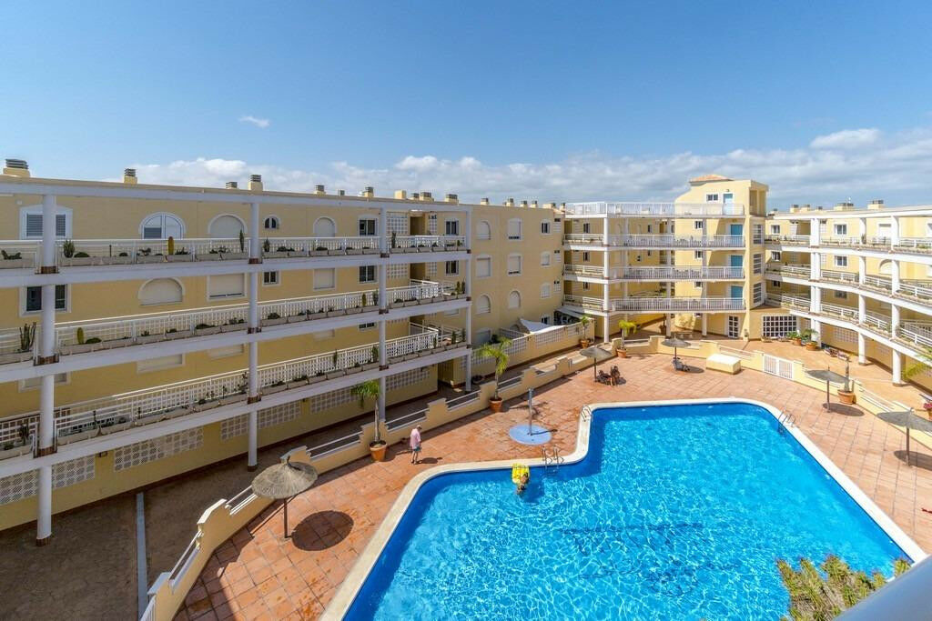 Middle Floor Apartment Campoamor Alicante - image 3