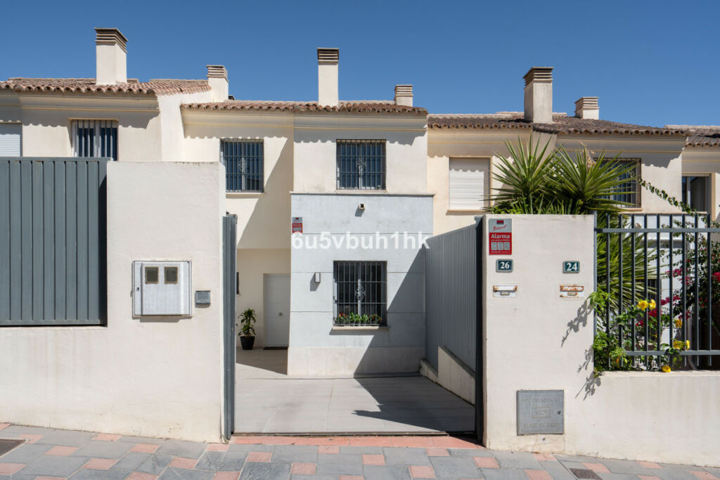 Townhouse Fuengirola Málaga - image 3