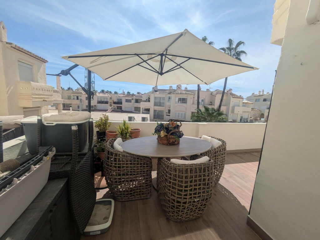 Middle Floor Apartment Benalmadena Málaga - image 3