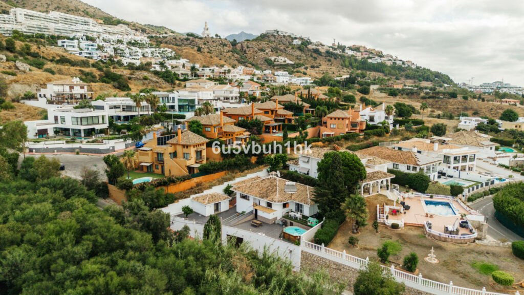 Detached Villa Benalmadena Málaga - image 3