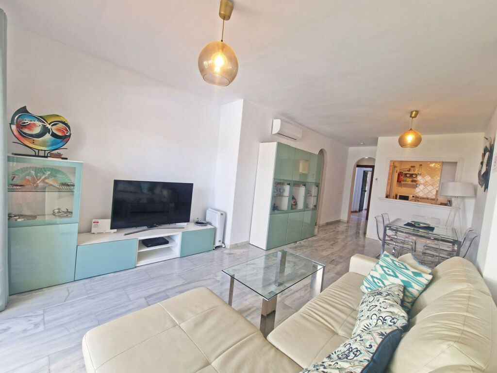 Ground Floor Apartment Calahonda Málaga - image 3