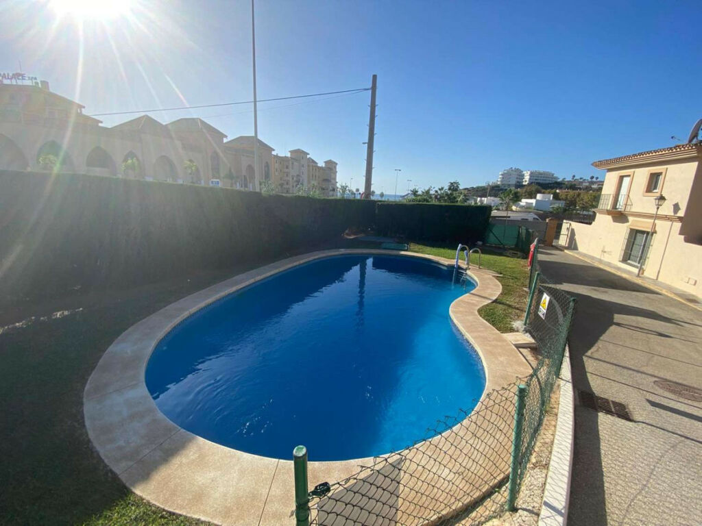 Townhouse Fuengirola Málaga - image 3