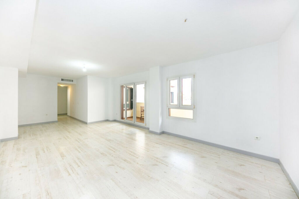 Middle Floor Apartment Torrequebrada Málaga - image 3