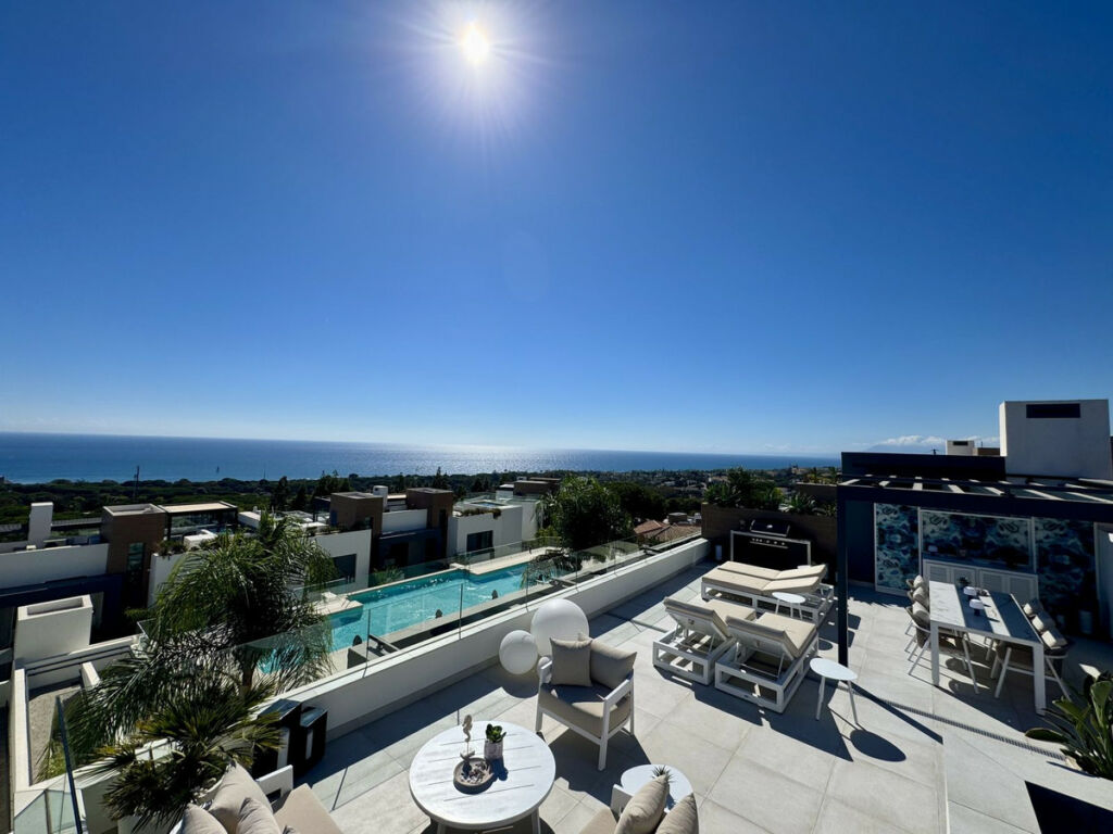 Penthouse Duplex Cabopino Málaga - image 3