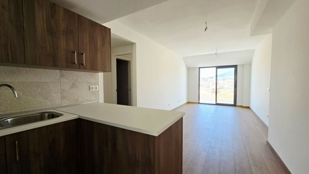 Middle Floor Apartment Fuengirola Málaga - image 3