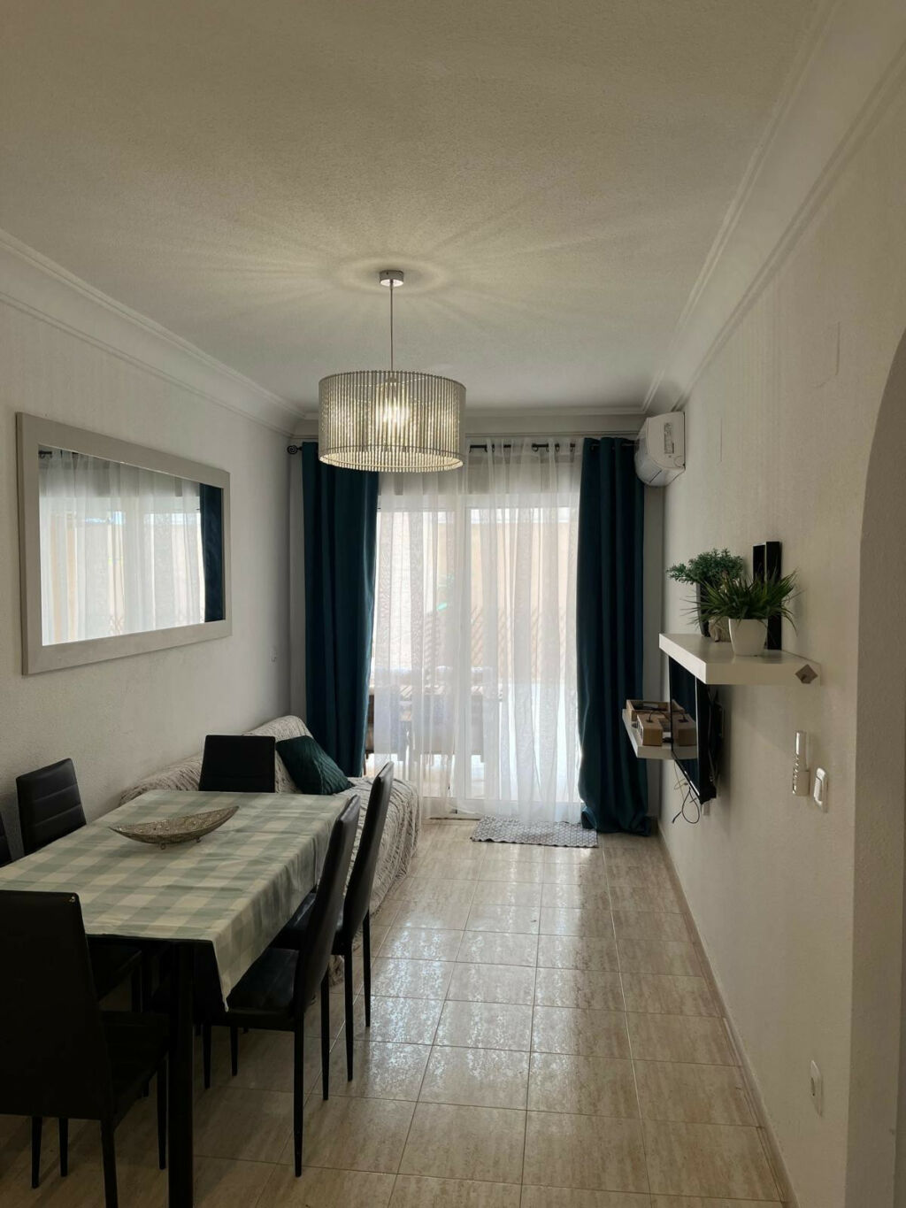 Middle Floor Apartment Torrevieja Alicante - image 3