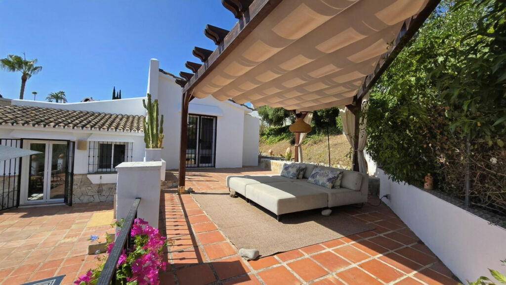Detached Villa Cerros del Aguila Málaga - image 3