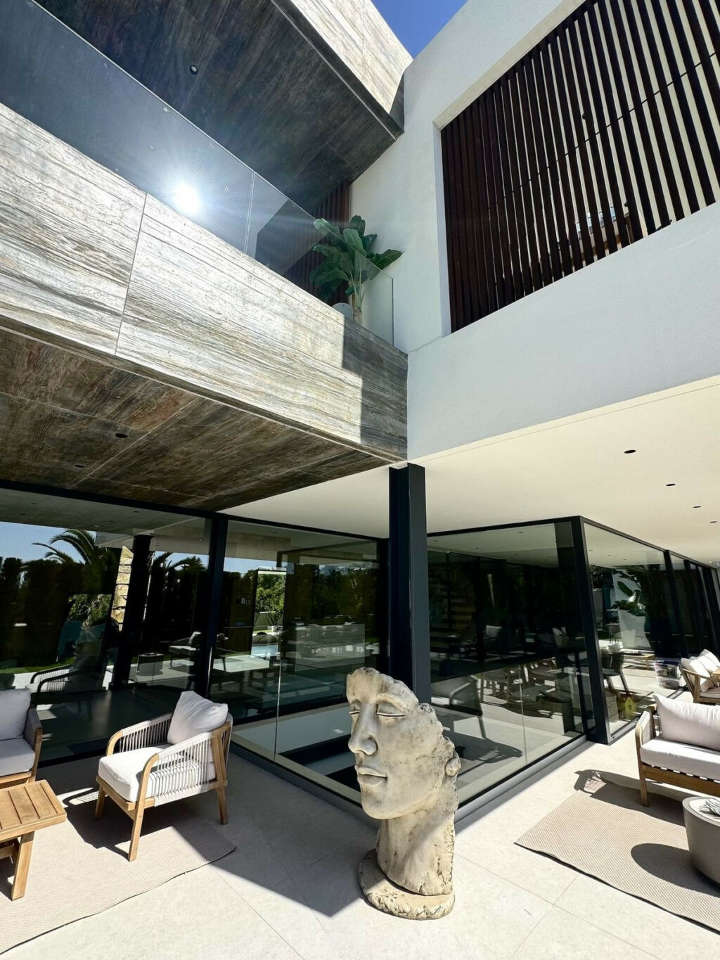 Detached Villa Nagüeles Málaga - image 3