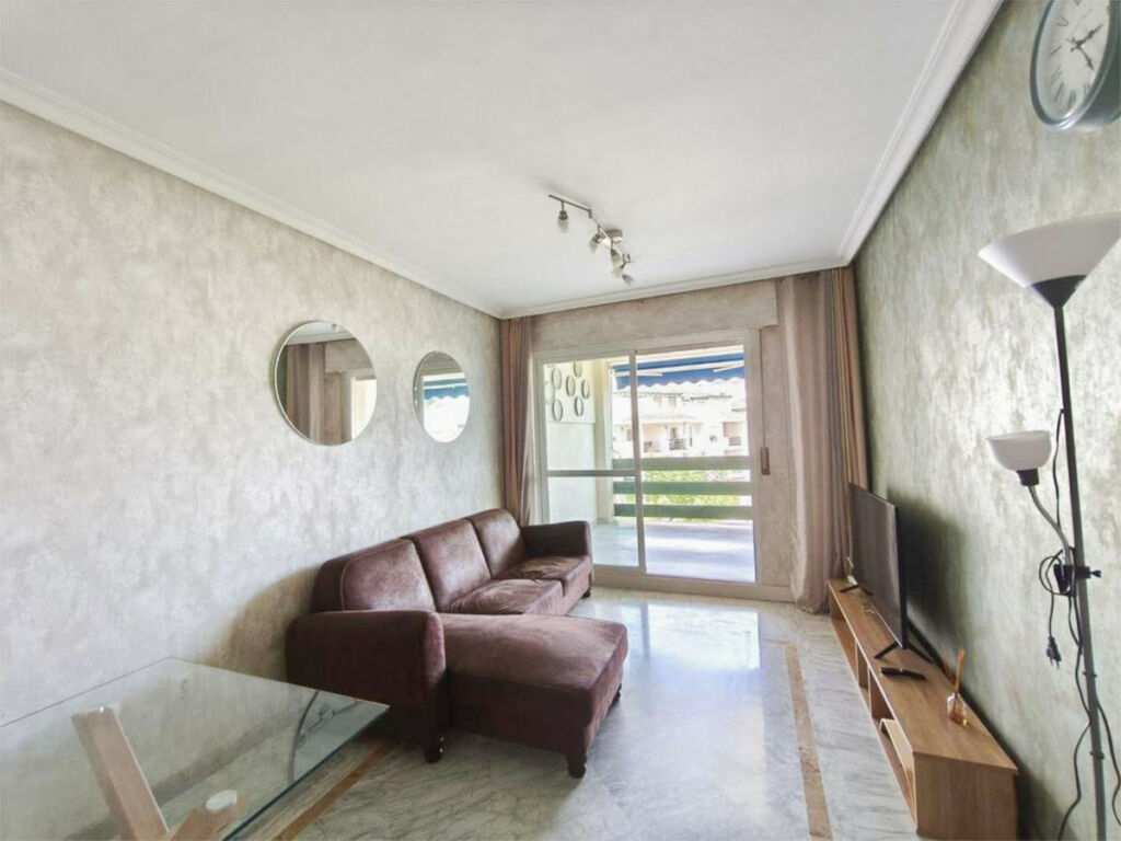 Penthouse Nueva Andalucía Málaga - image 3