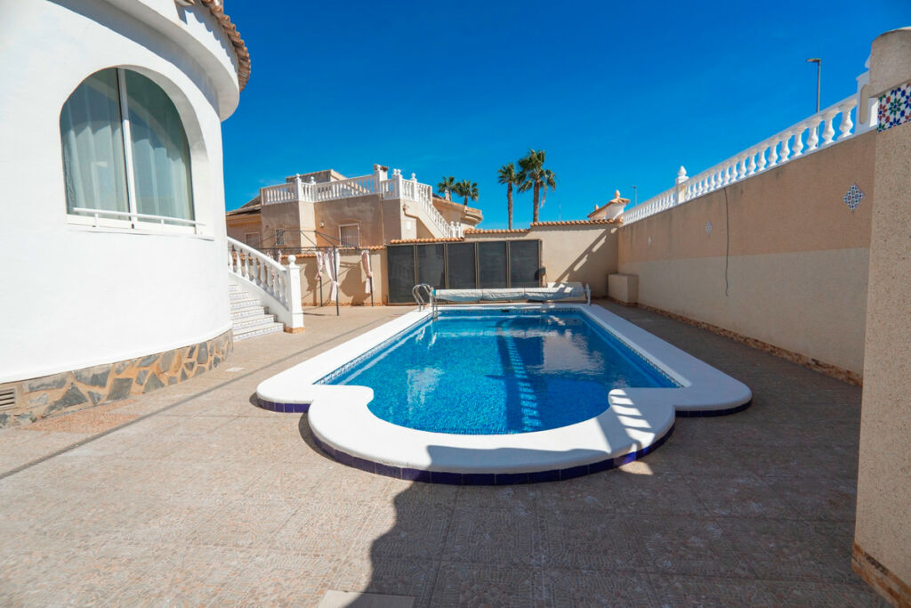 Detached Villa Rojales Alicante - image 3