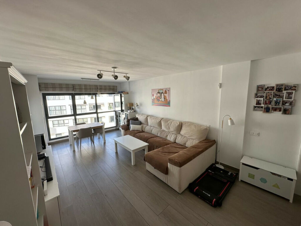 Middle Floor Apartment Estepona Málaga - image 3