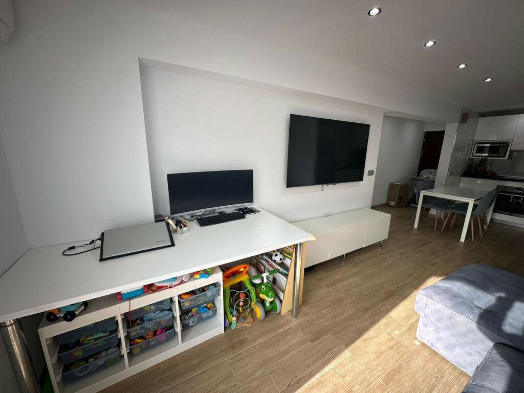 Middle Floor Apartment Arroyo de la Miel Málaga - image 3
