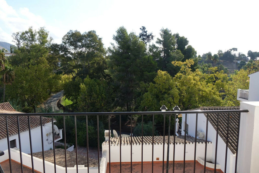 Middle Floor Apartment Mijas Málaga - image 3