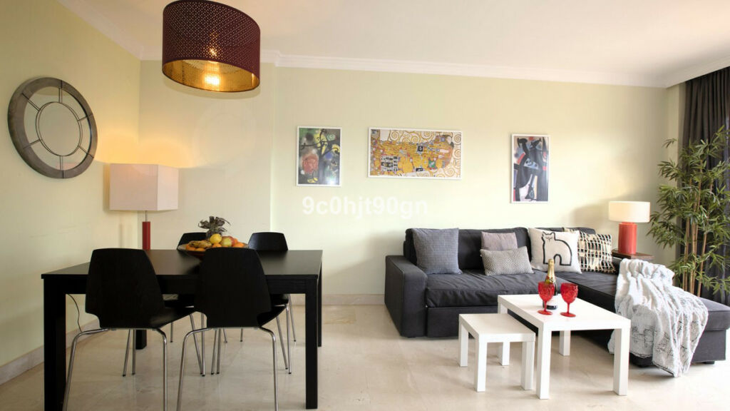 Middle Floor Apartment Elviria Málaga - image 3