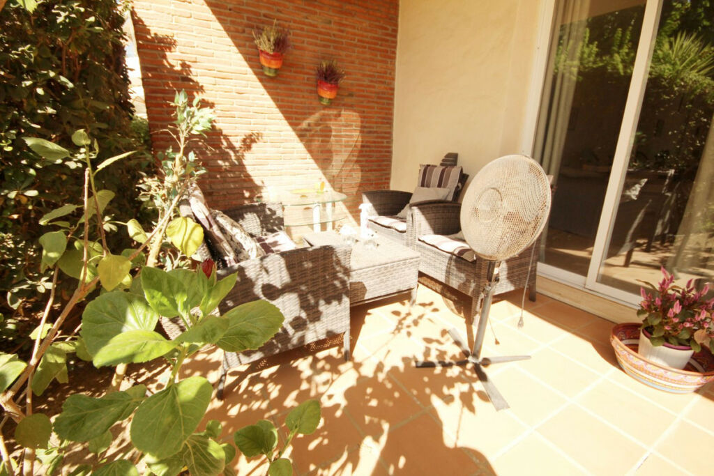 Ground Floor Apartment Riviera del Sol Málaga - image 3