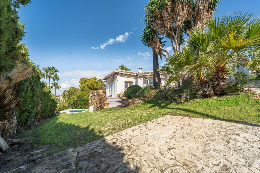 Detached Villa Riviera del Sol Málaga - image 3