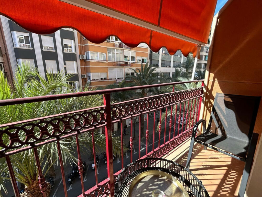 Middle Floor Apartment Alicante City Alicante - image 3