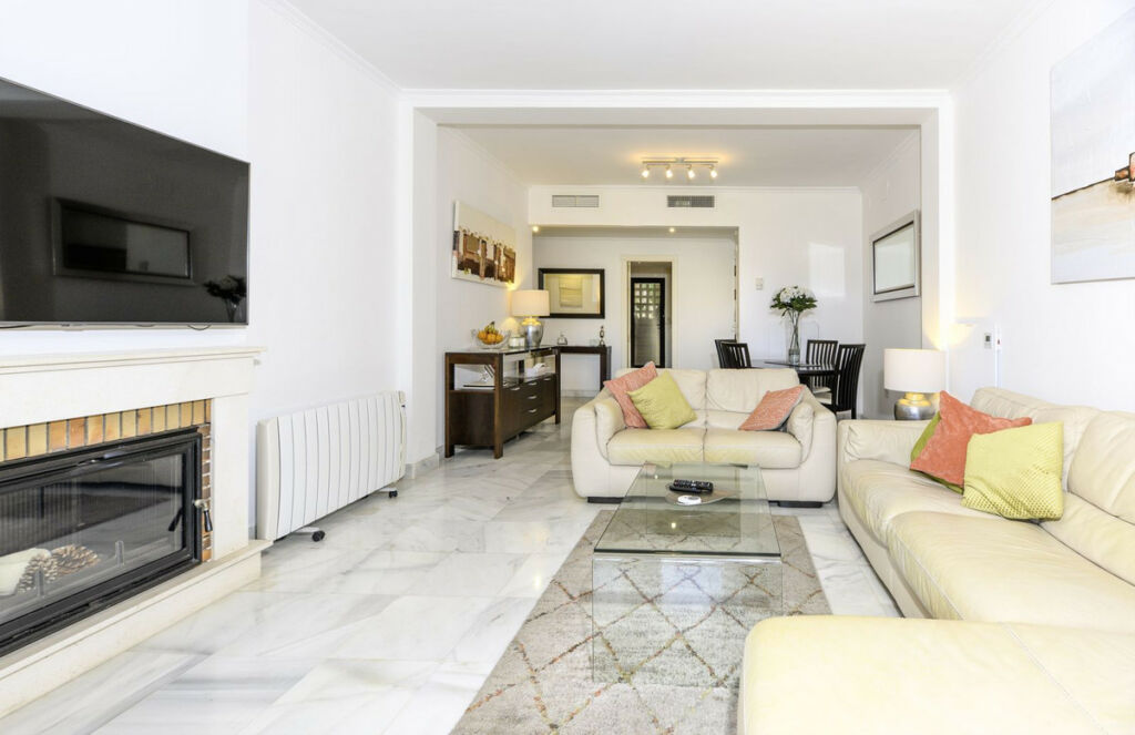 Ground Floor Apartment Hacienda del Sol Málaga - image 3