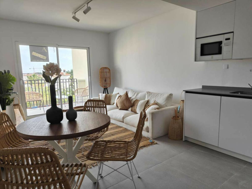 Middle Floor Apartment Denia Alicante - image 3