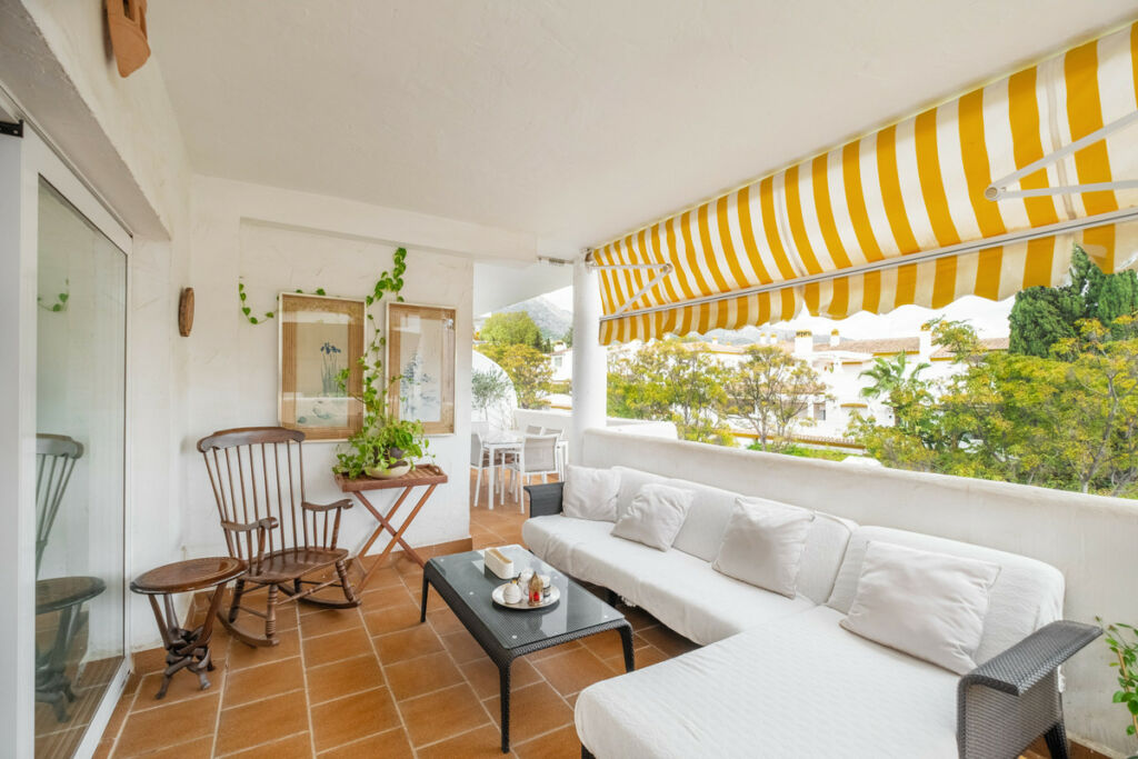 Middle Floor Apartment The Golden Mile Málaga - image 3