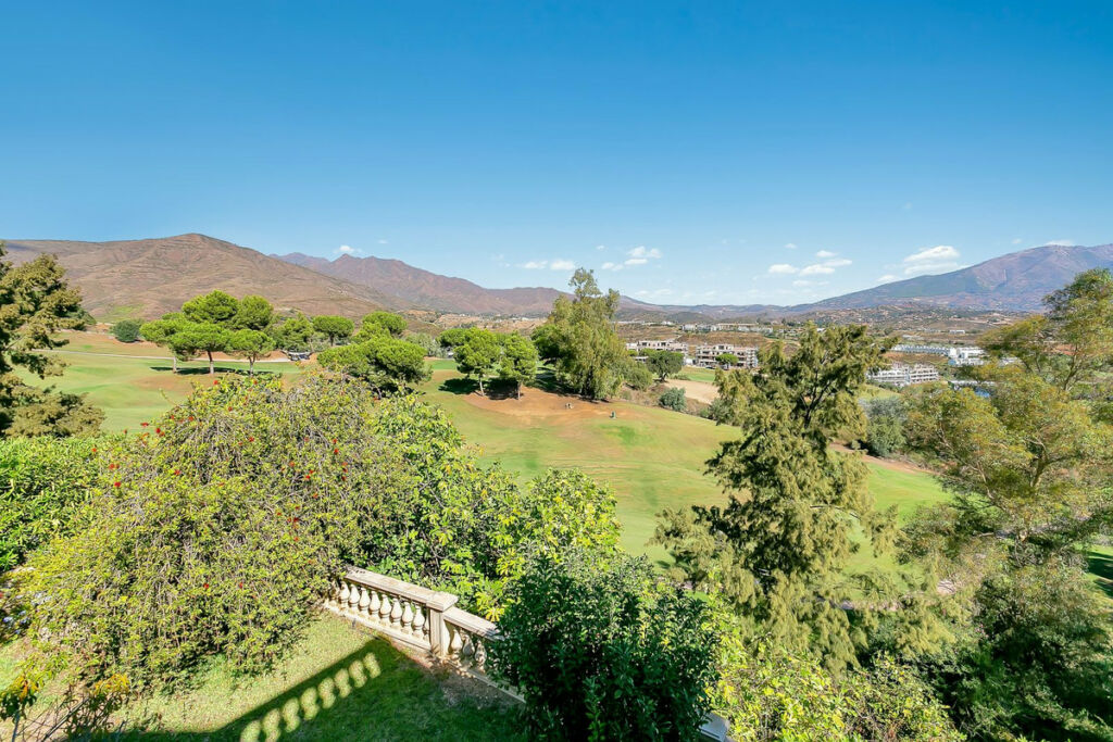 Detached Villa La Cala Golf Málaga - image 3