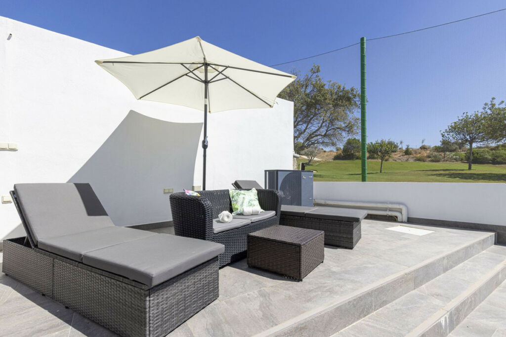 Semi-Detached House Estepona Málaga - image 3