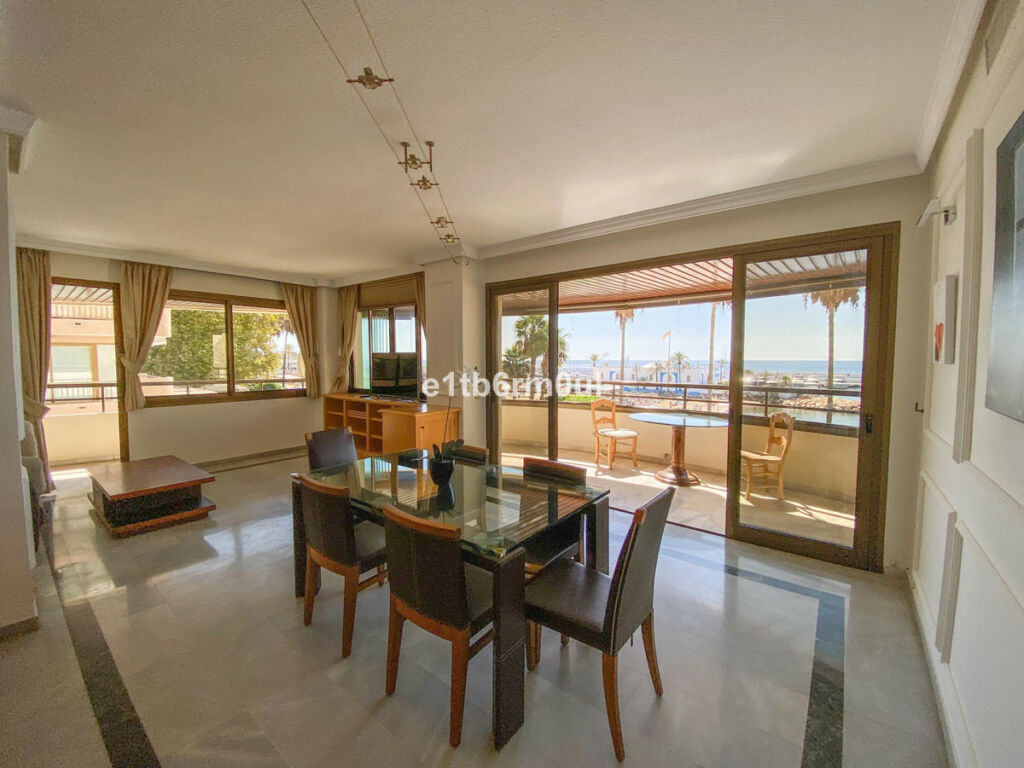 Middle Floor Apartment Marbella Málaga - image 3