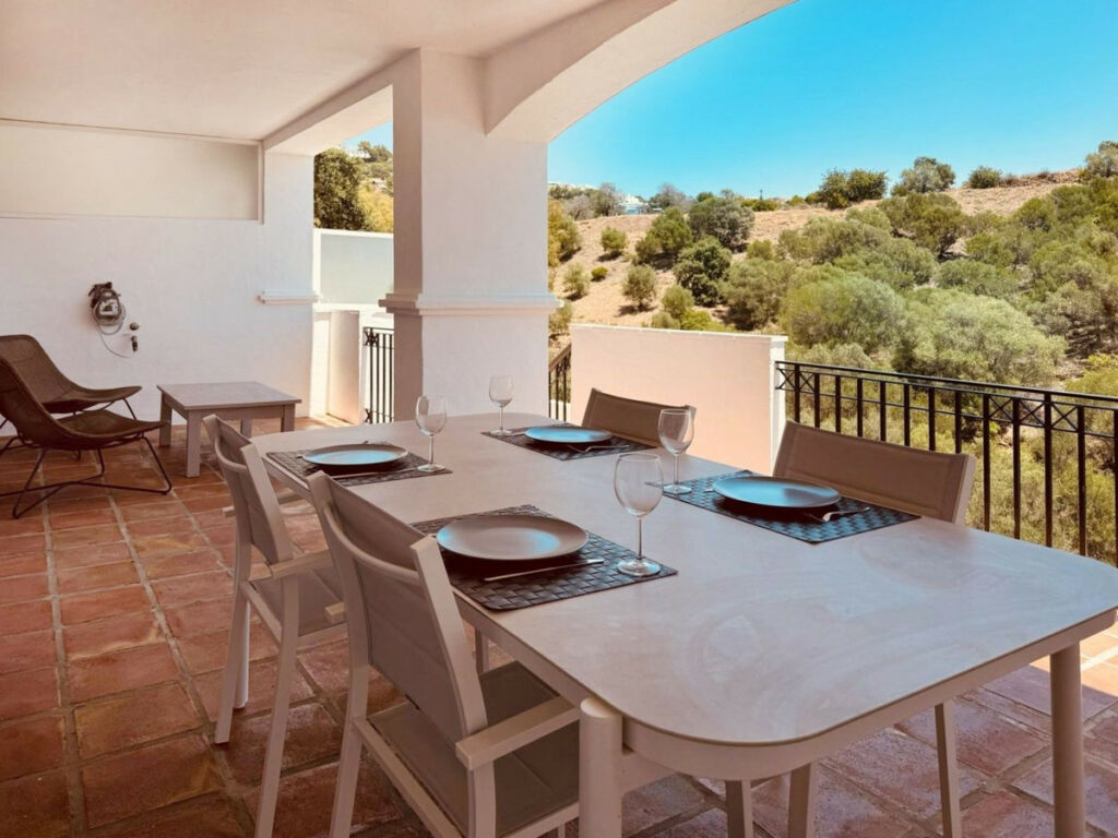 Ground Floor Apartment Altos de los Monteros Málaga - image 3