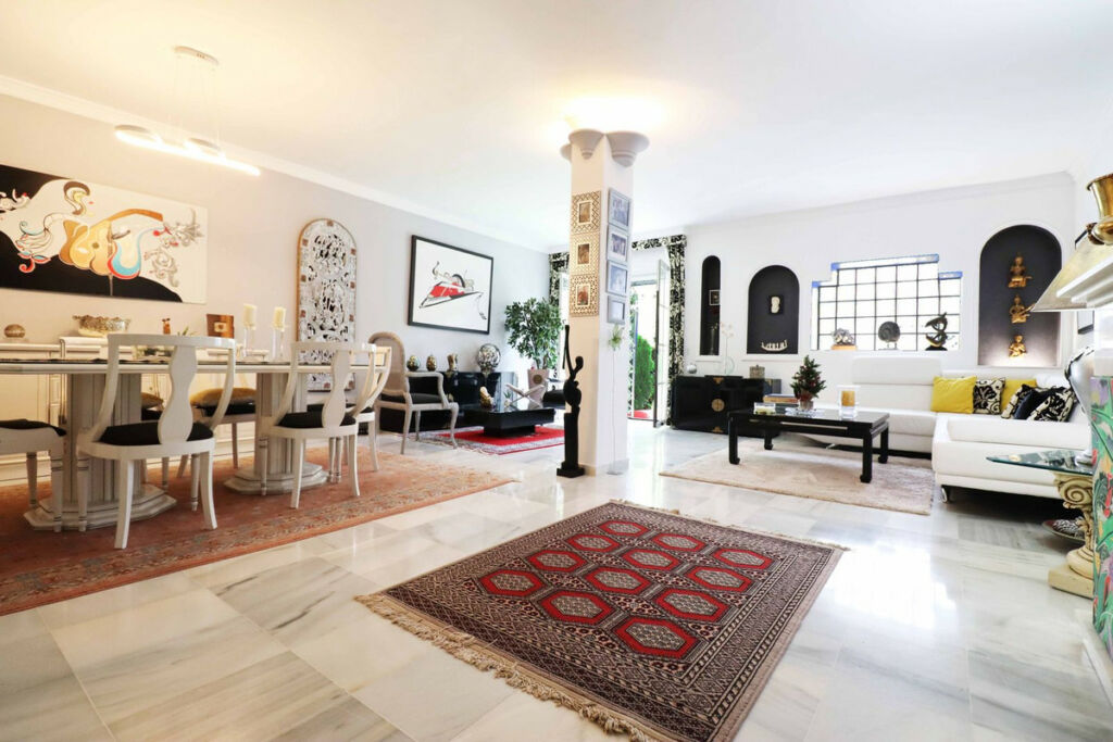 Townhouse Estepona Málaga - image 3