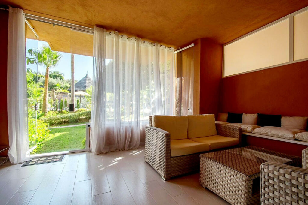Ground Floor Apartment Nueva Andalucía Málaga - image 3