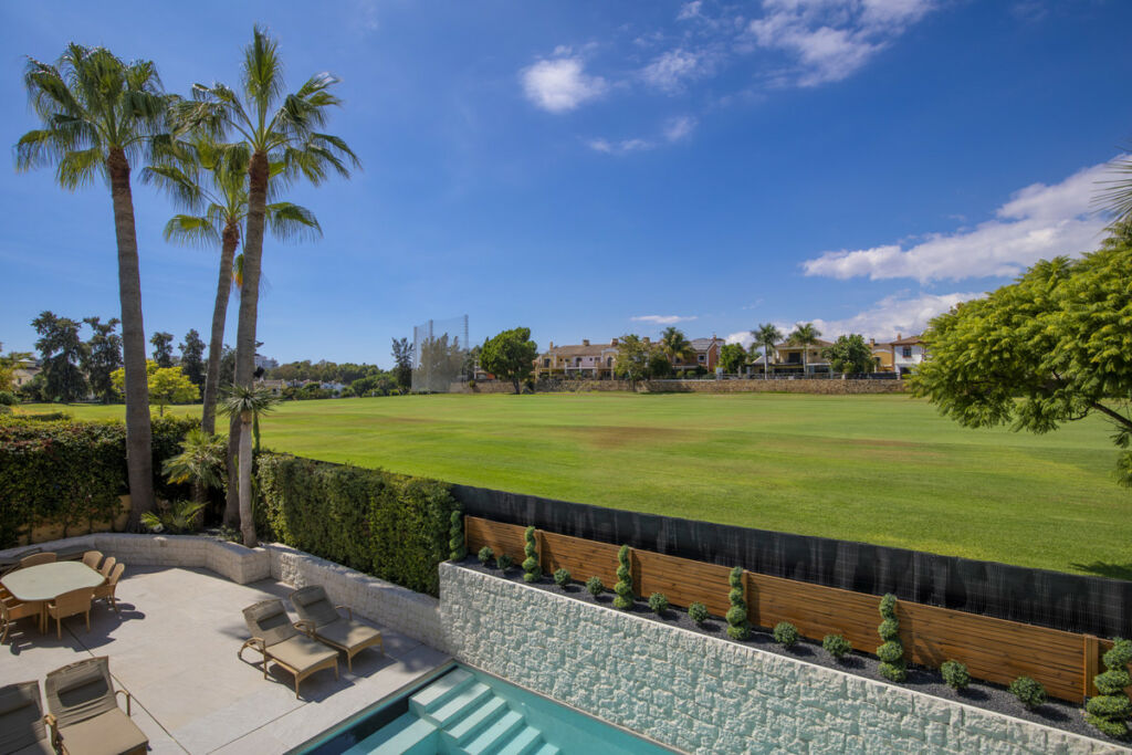 Detached Villa Guadalmina Alta Málaga - image 3