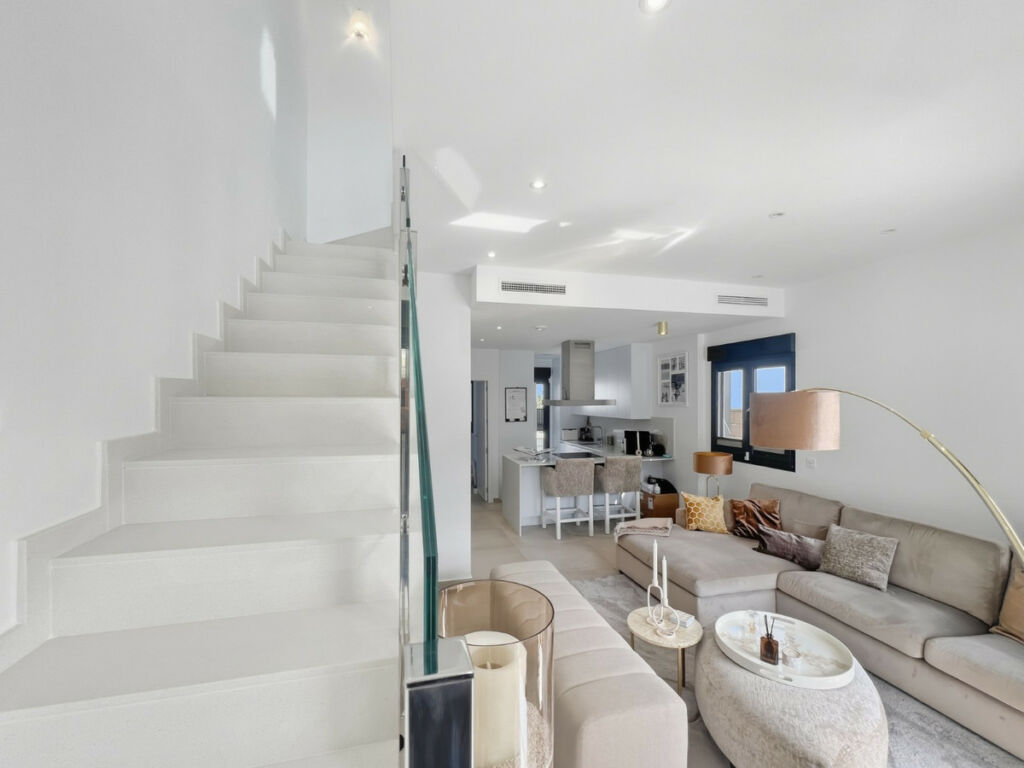 Detached Villa Polop Alicante - image 3