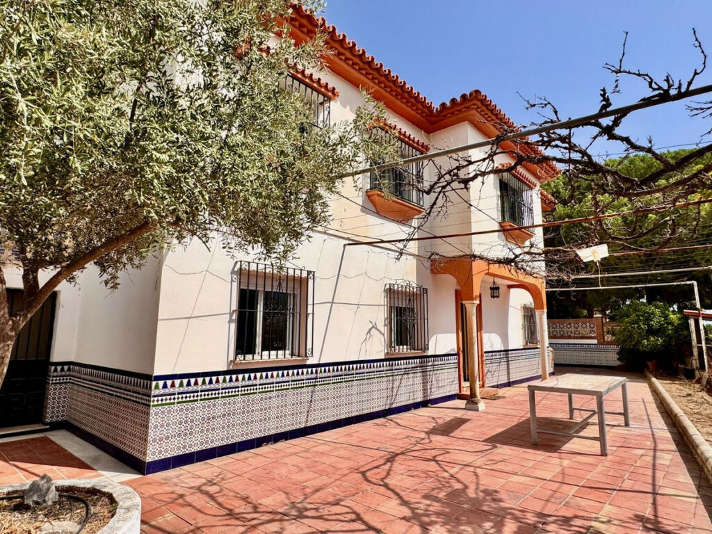 Detached Villa Alhaurín de la Torre Málaga - image 3