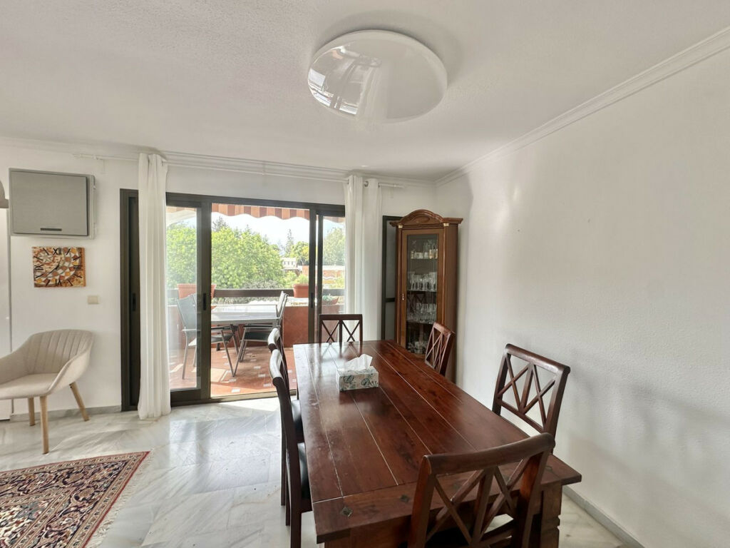 Middle Floor Apartment Fuengirola Málaga - image 3