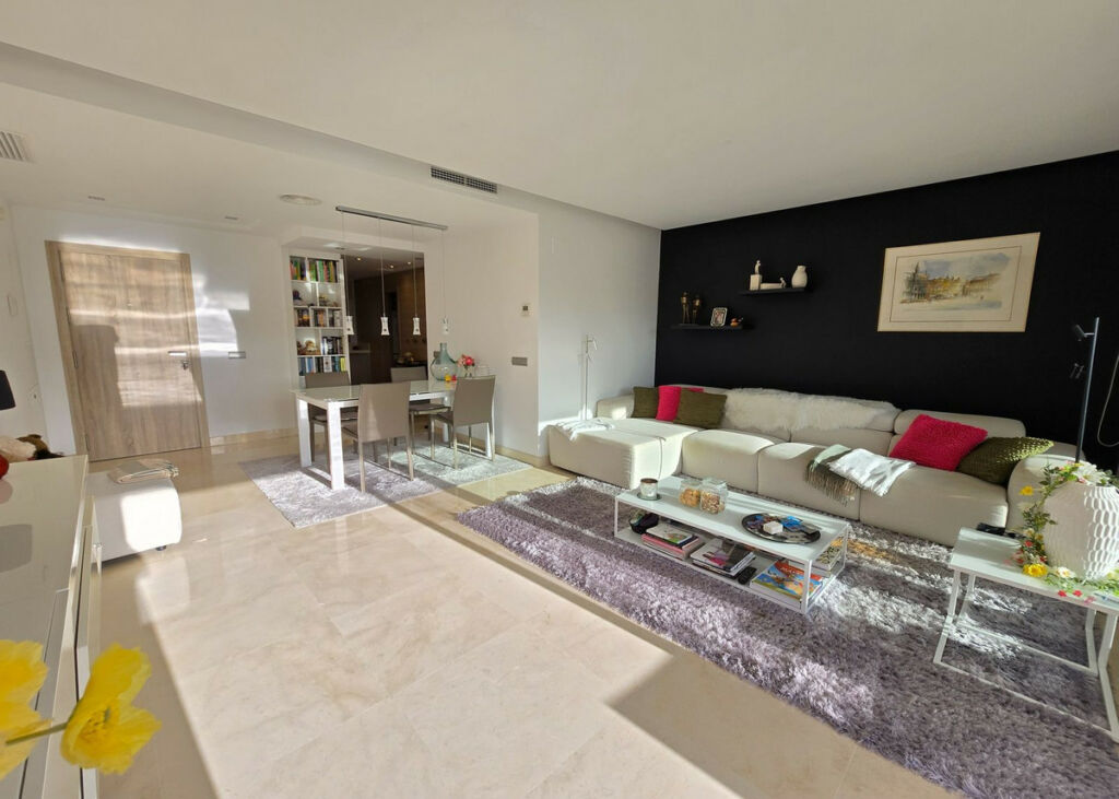 Middle Floor Apartment La Cala Golf Málaga - image 3