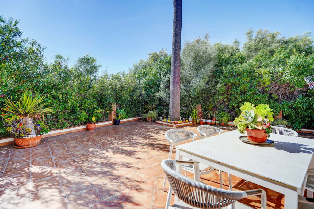 Detached Villa Calahonda Málaga - image 3