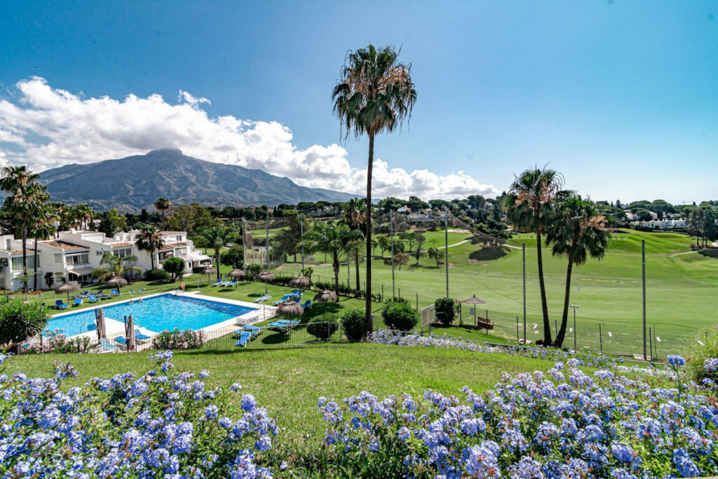 Penthouse Nueva Andalucía Málaga - image 3