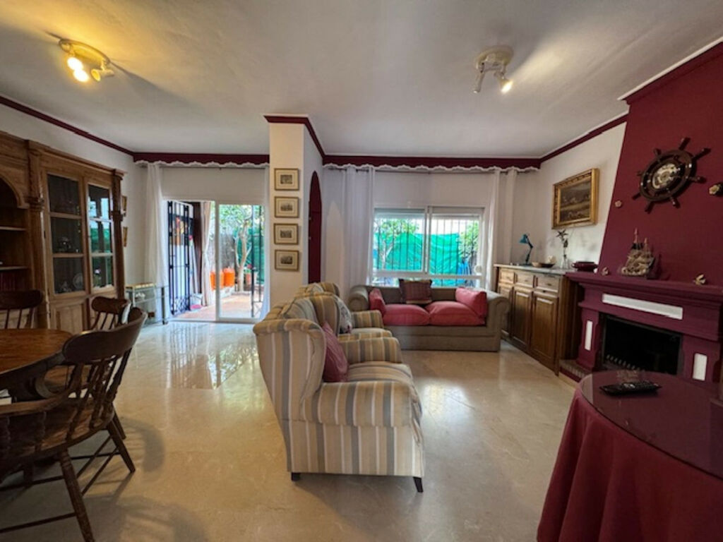 Townhouse San Pedro de Alcántara Málaga - image 3