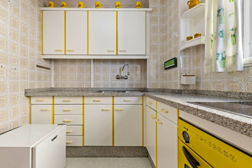 Middle Floor Apartment Los Boliches Málaga - image 14