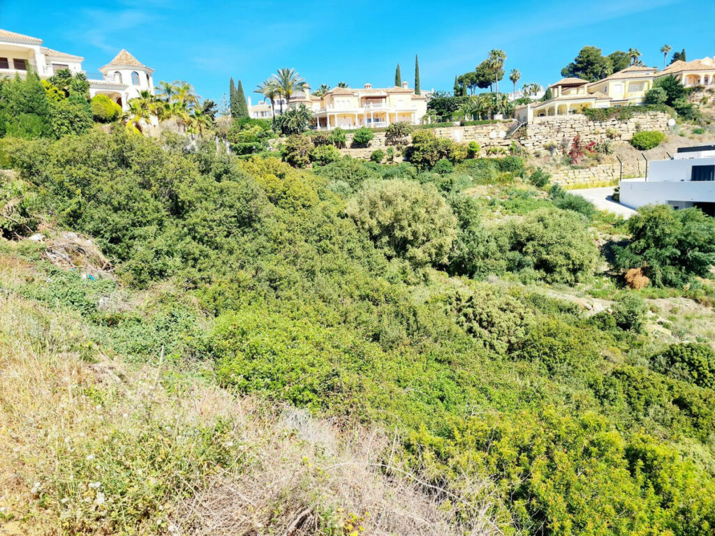 Residential Plot Benahavís Málaga - image 3
