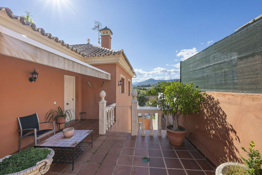 Detached Villa San Pedro de Alcántara Málaga - image 3